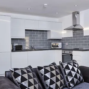 Winter Gardens Service 2 By Service Apartment